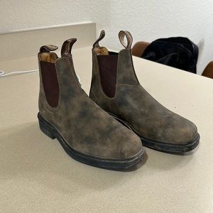 USED Blundstone brown boots USA size 9.5 women Chelsea boot with square toe